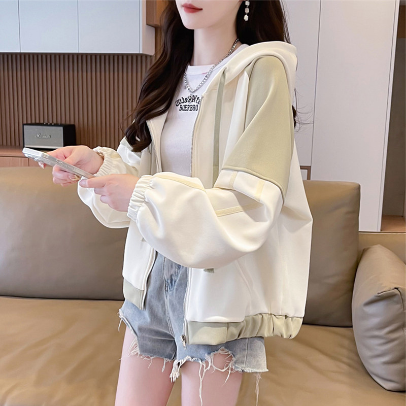 早秋薄款外套女2024新款春秋季韩版宽松初秋百搭撞色拼接开衫卫衣