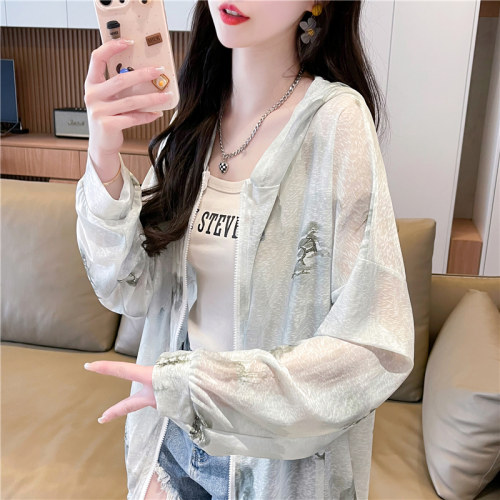 小个子冰丝薄款印花防晒衣女