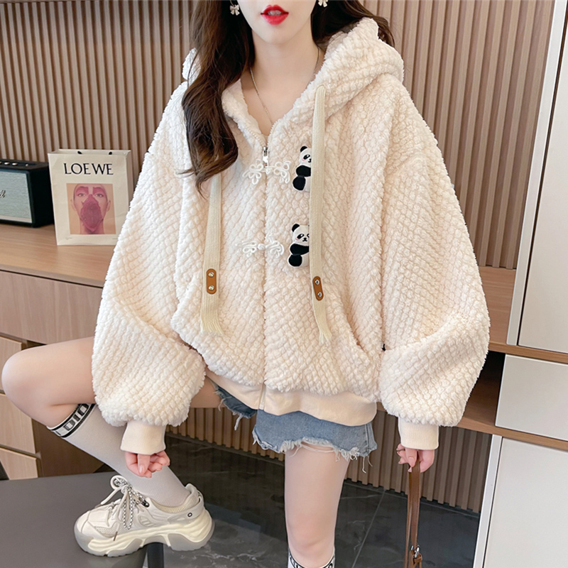 小个子卡通刺绣羊羔毛外套女