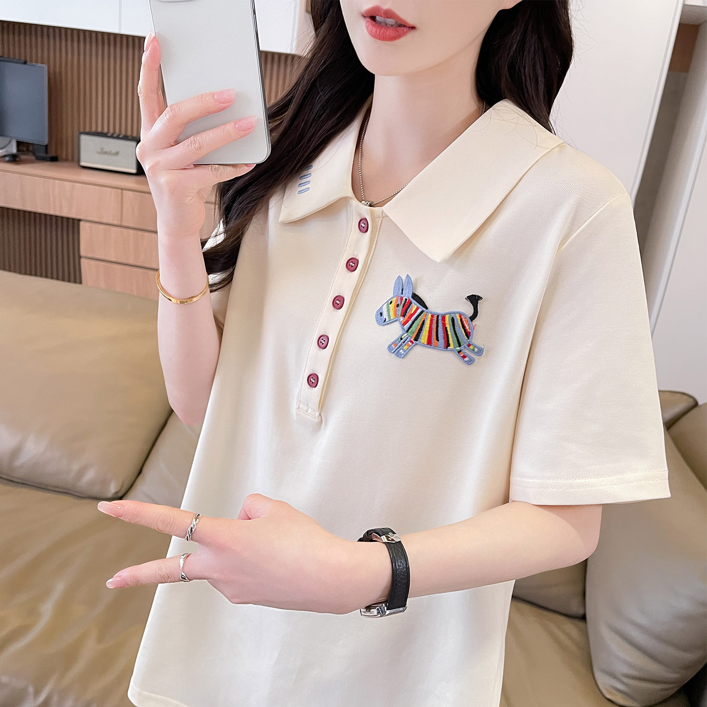 polo领短袖t恤女宽松设计感图片