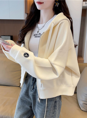早秋短款外套女2026新款春秋韩版宽松薄款百搭休闲小个子开衫卫衣