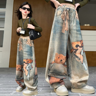 设计感小熊印花直筒牛仔裤裤子女款2026春季新款宽松显瘦阔腿长裤