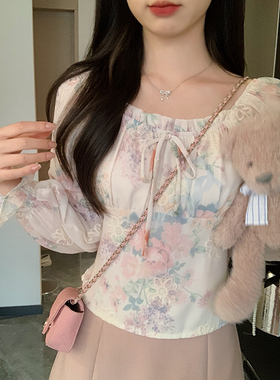 安璃 ANLI 2024年新款气质甜美别致晕染碎花方领油画感绑带上衣