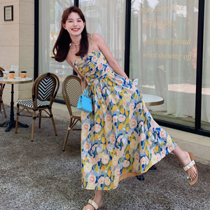 法式甜美抹胸吊带连衣裙女夏2025年新款度假风绝美收腰碎花长裙子