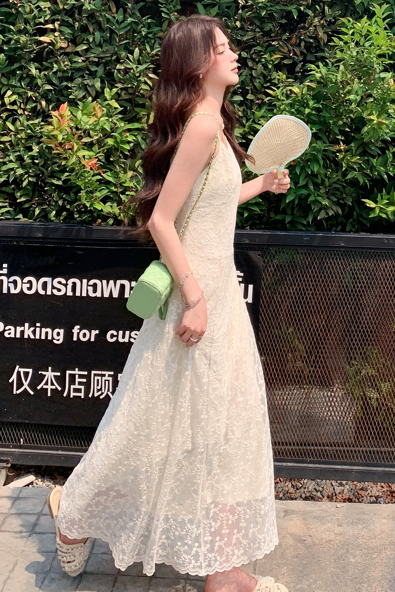 温柔风白月光蕾丝吊带连衣裙女夏2025超火好看气质感绝美收腰长裙,女装连衣裙,浙宝170