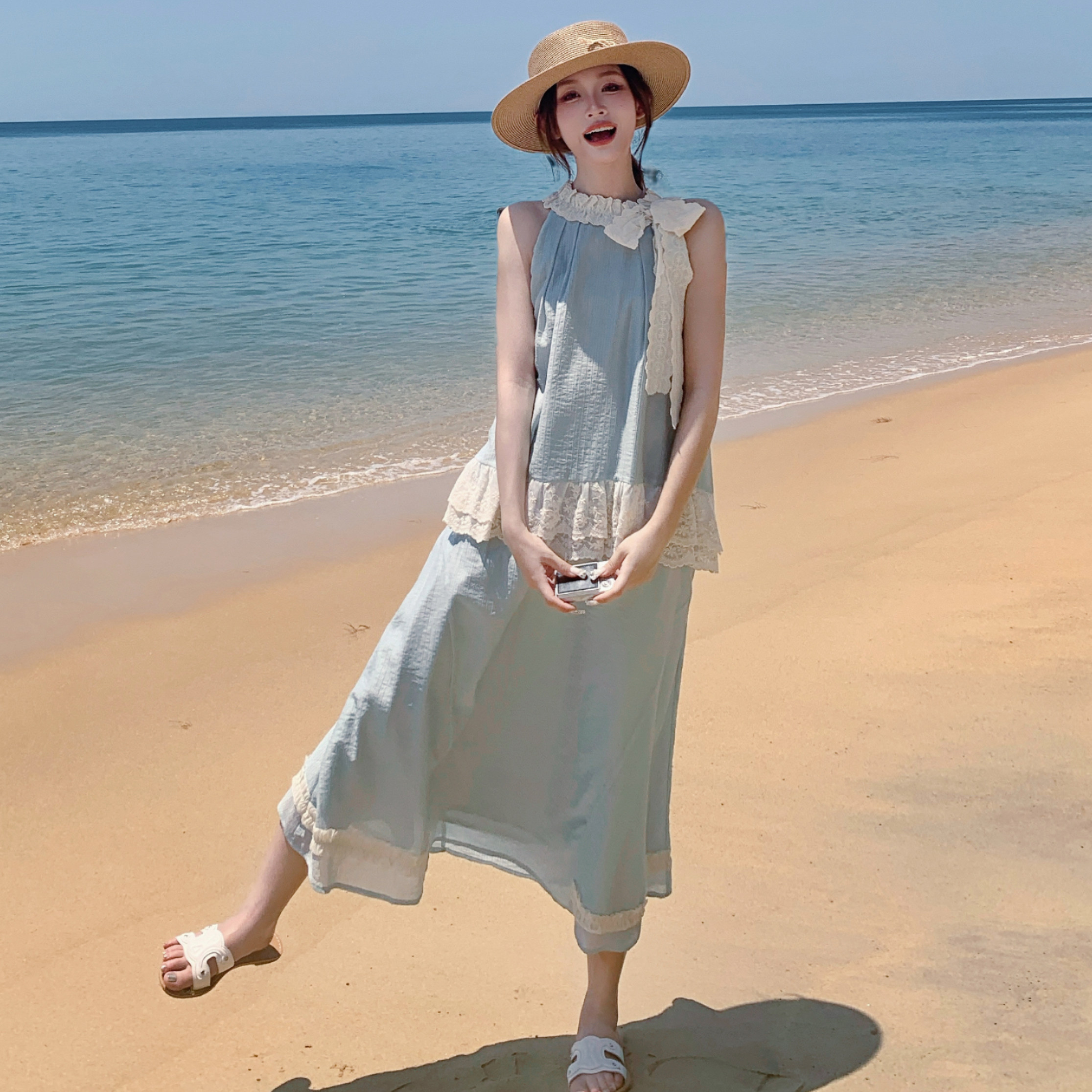 蓝色蕾丝拼接挂脖上衣半身裙套装女夏日独特绝美度假风长裙两件套,女装套装/套裙,浙宝170