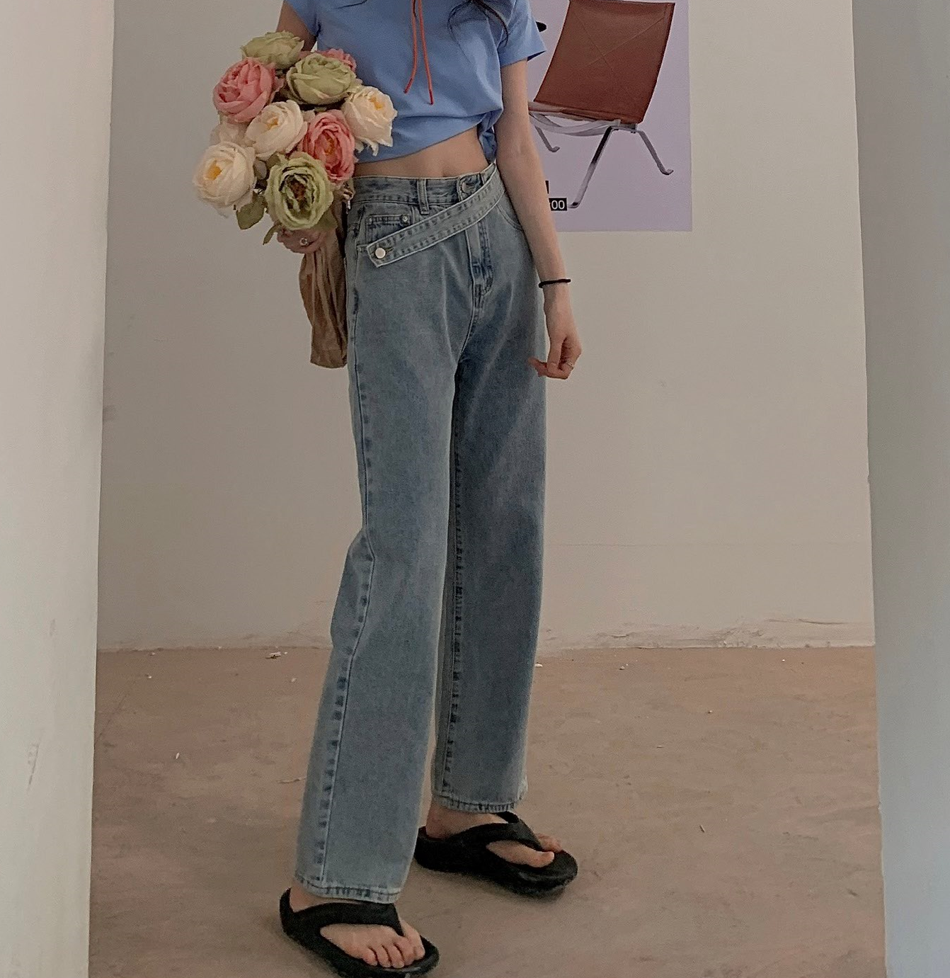 High waist, thin and versatile design, oblique buckle belt, straight jeans and wide leg pants