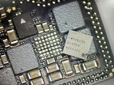 显示12PROMAX电源TPS65656A2