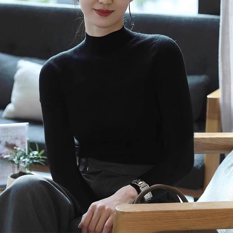 法式黑色半高领打底衫女秋冬内搭正肩针织衫修身高级感薄款毛衣