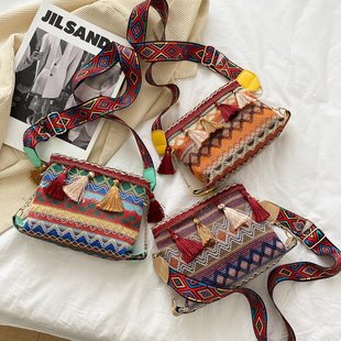新疆云南少民族风小包包女2024夏季新款斜挎包宽肩带包流苏小方包