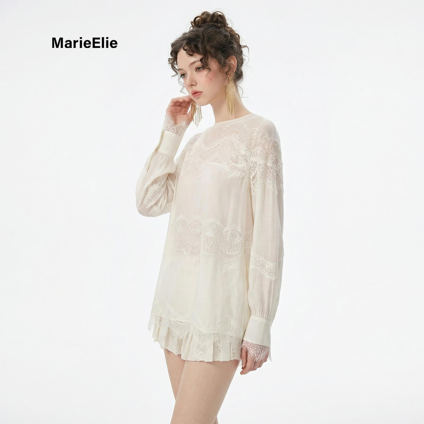 法式浪漫风蕾丝衬衫女白色套头衫真丝上衣度假风
