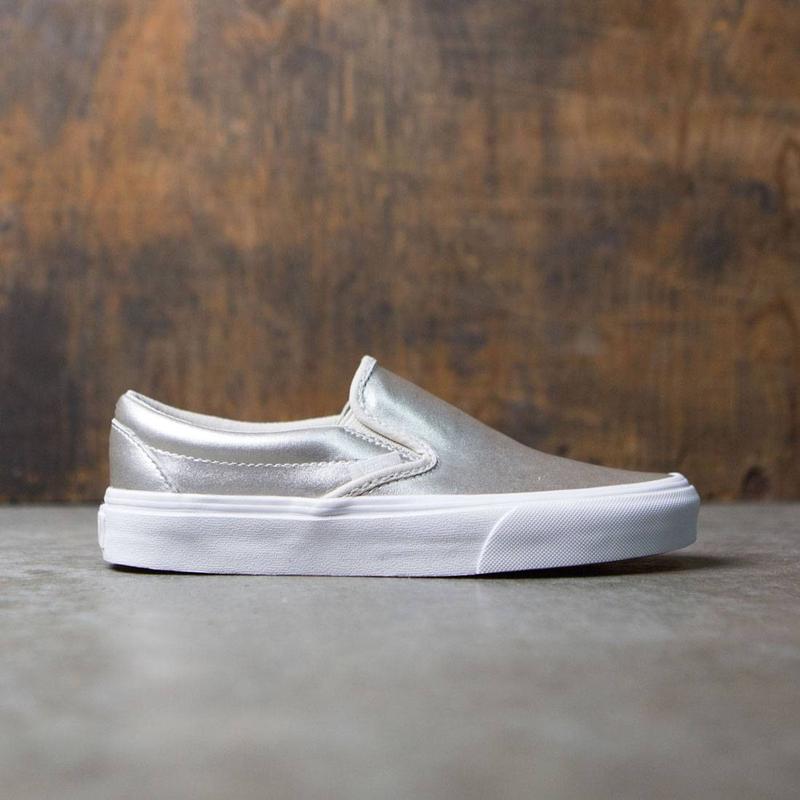 VANS女款经典板鞋金属皮革银白配色休闲时尚鞋