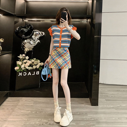 街头时尚活力黄色短袖上衣女夏季百搭港风复古格子牛仔短裙两件套