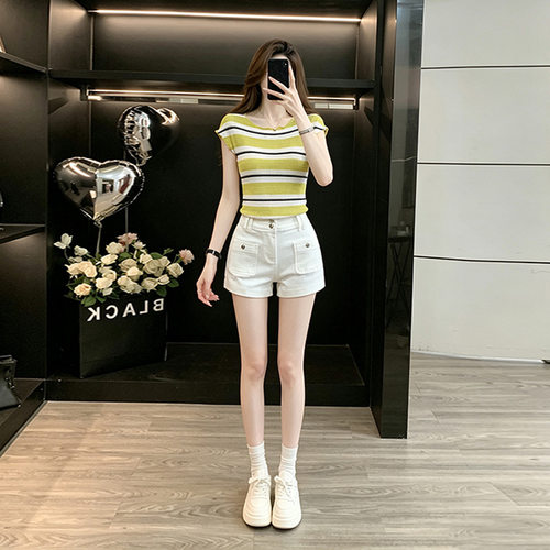 气质一整套ootd穿搭女夏木耳边炸街时尚针织衫上衣减龄短裤两件套