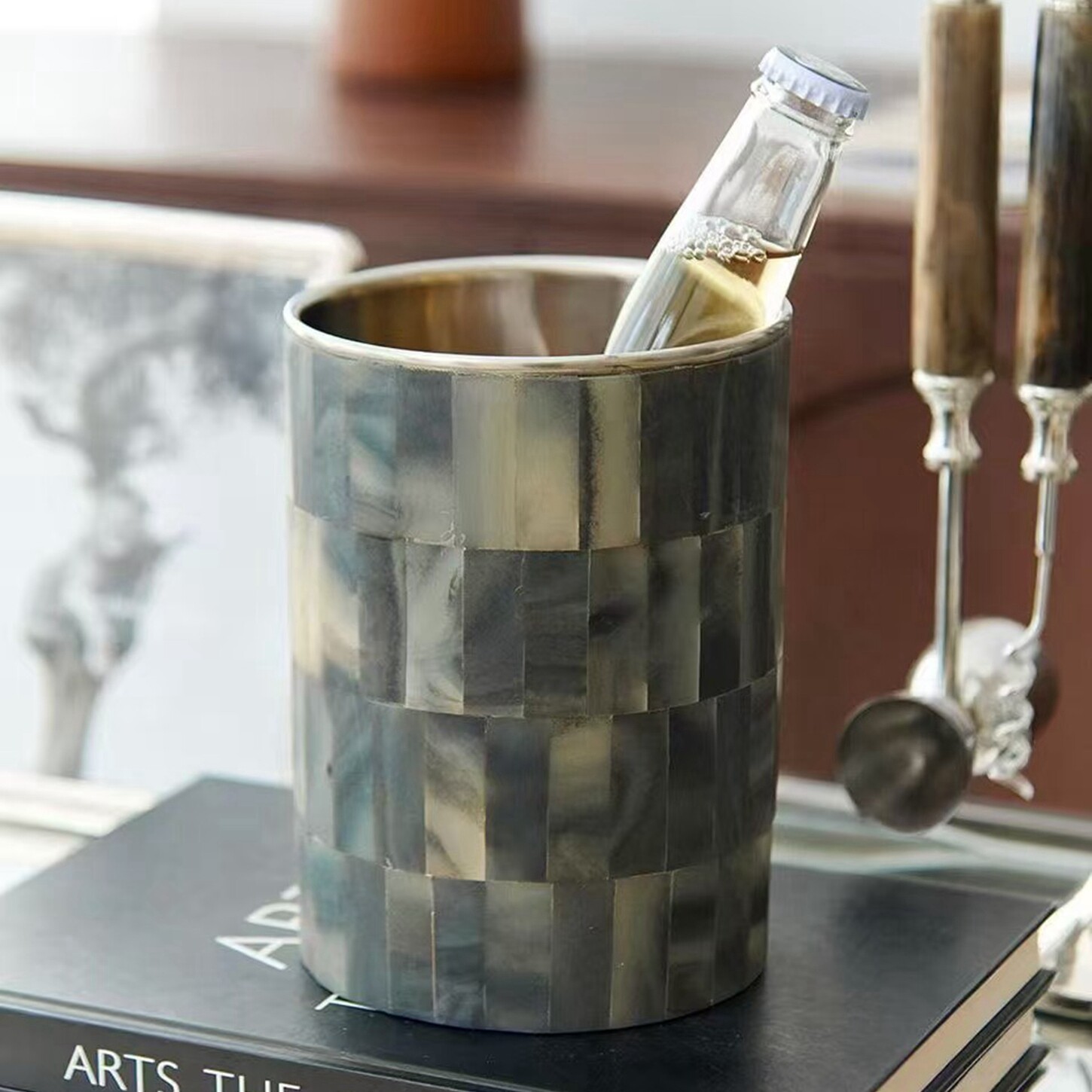 复古高端牛骨拼接冰桶样板房进口装饰酒桶吧台餐厅别墅酒店摆件