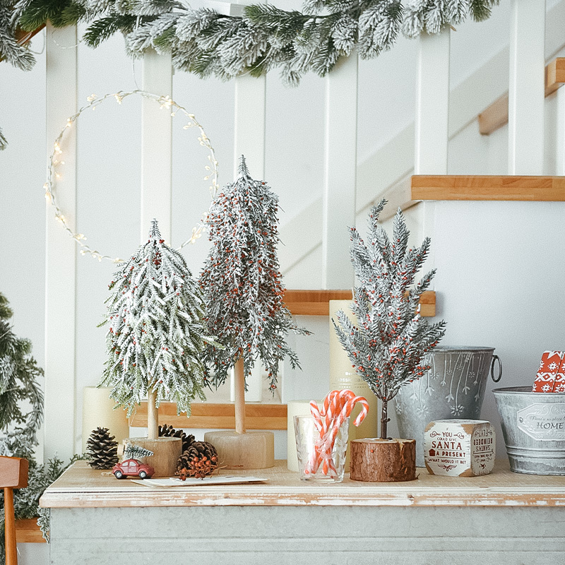 小型仿真塑料雪松圣诞树