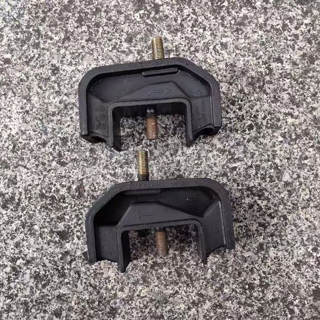 适用郑州日产东风锐琪皮卡QD32QD80ZD25波箱脚胶变速箱胶垫波箱胶