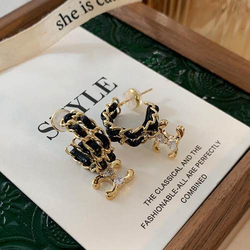 凯旋门耳环黑色皮质耳钉女