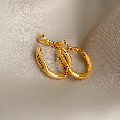 高级感字母圈圈耳环女百搭