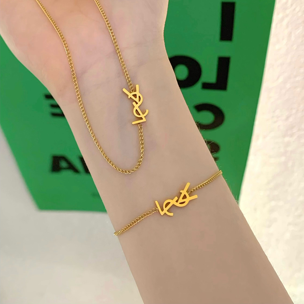 新款小众字母项链女轻奢