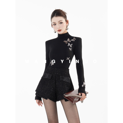 MD依诺【花中蝶舞】2025秋冬新款时尚长袖气质显瘦磨毛打底上衣