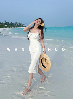MD依诺【性感撩人】2025夏季新品时尚蝴蝶结度假风修身吊带连衣裙