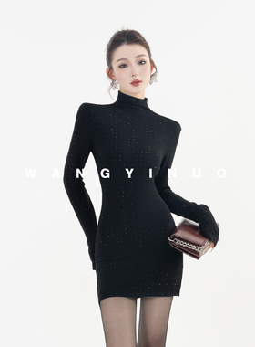 MD·依诺【风华绝代】2025冬显瘦气质时尚百搭打底高领轻奢连衣裙