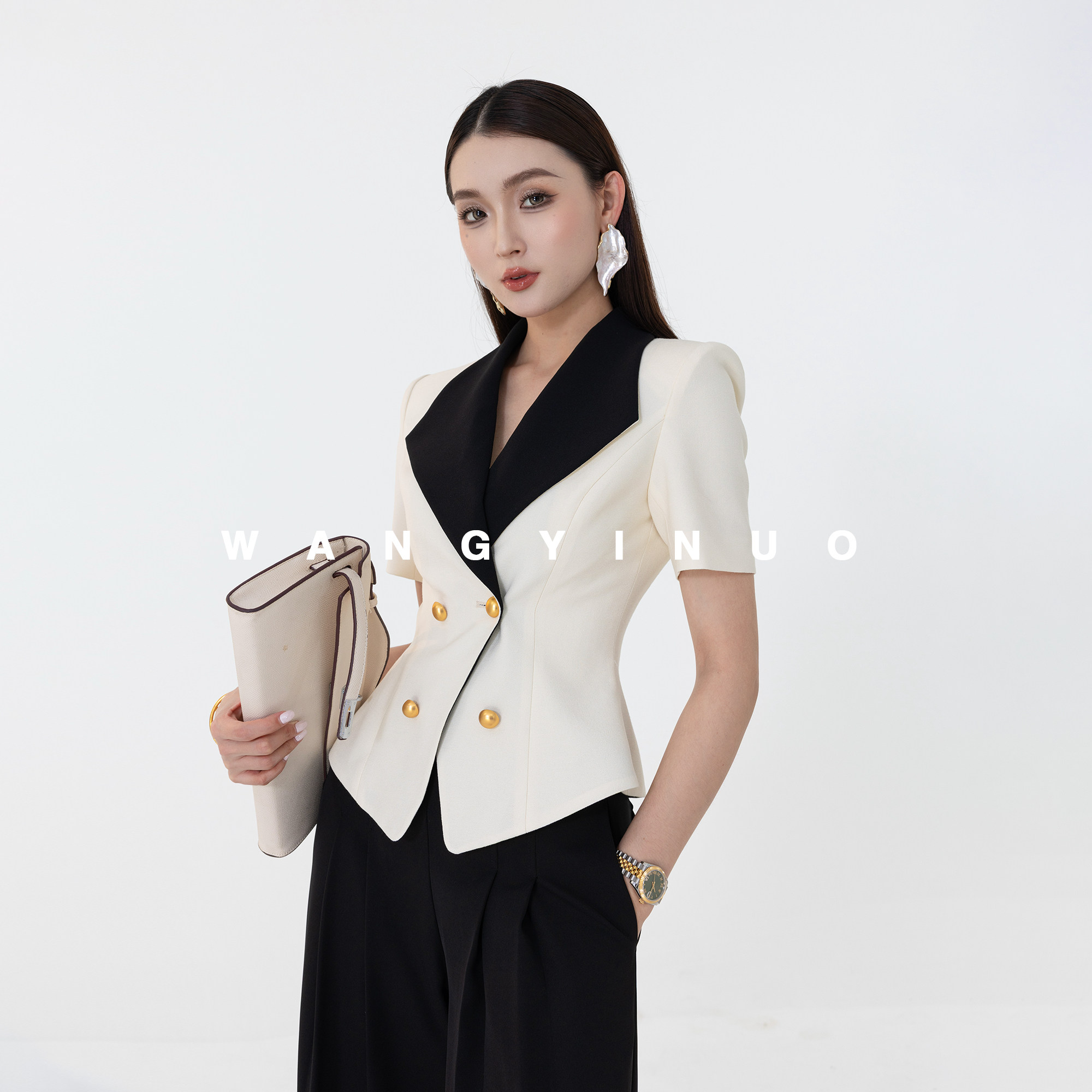 MD依诺【暖糖拿铁】2026夏季款显瘦气质百搭修身拼接名媛西装上衣