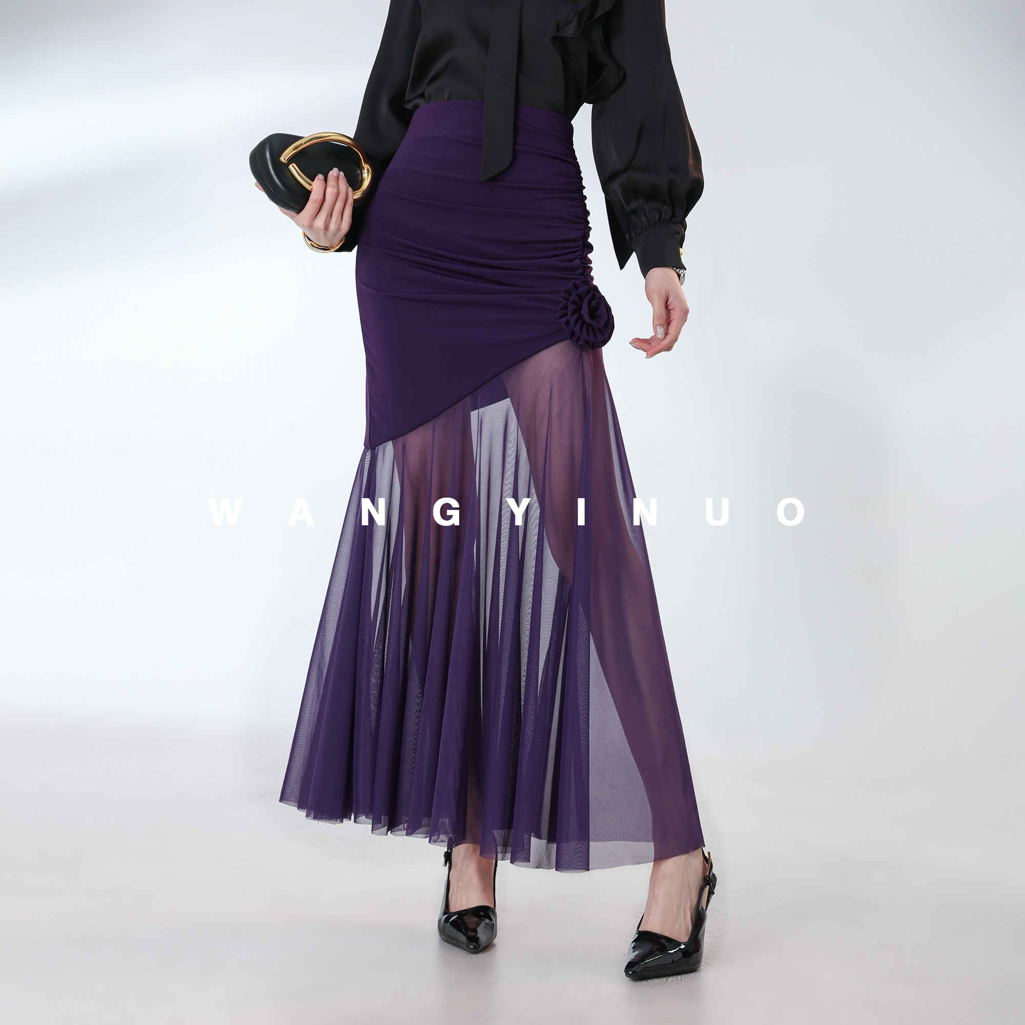 MD依诺【玫瑰之恋】2026春季款纯欲风蕾丝拼接花朵收腰女士半身裙