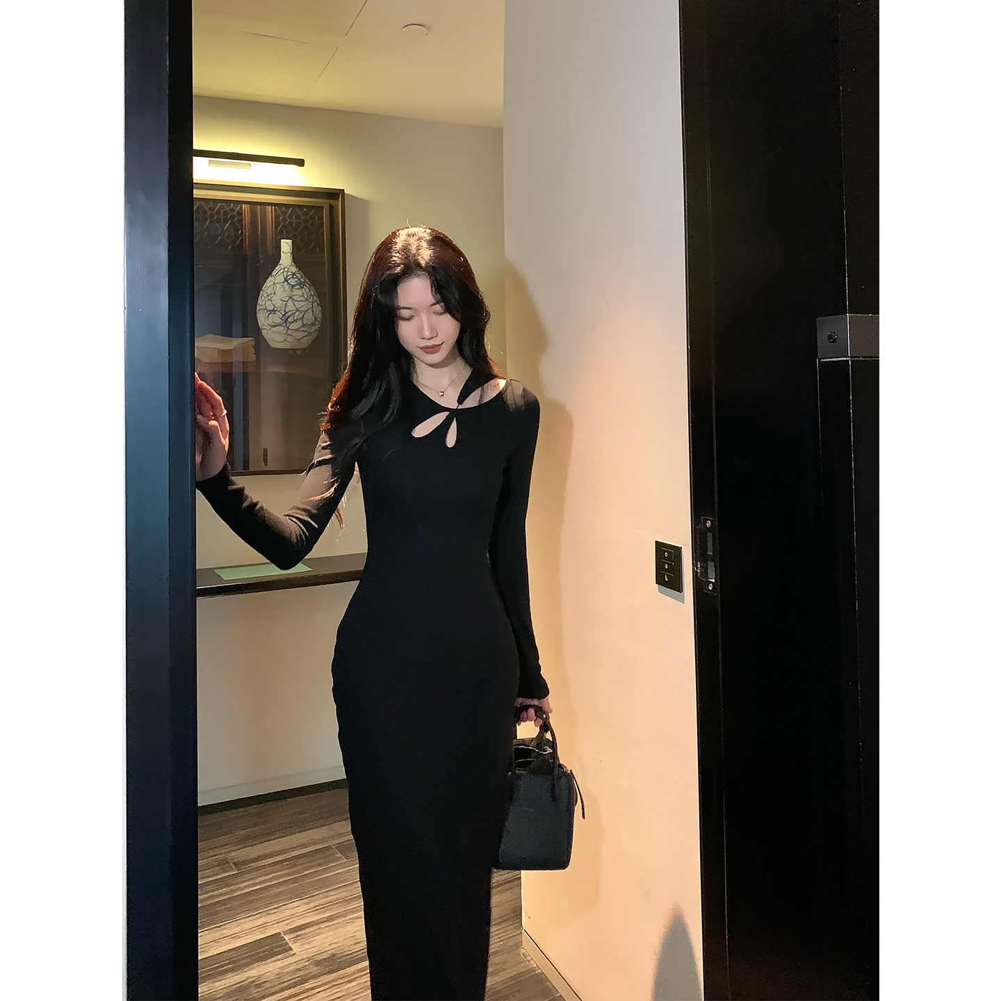 Norain不下雨 清冷感镂空设计长袖连衣裙女早秋收腰修身黑色长裙