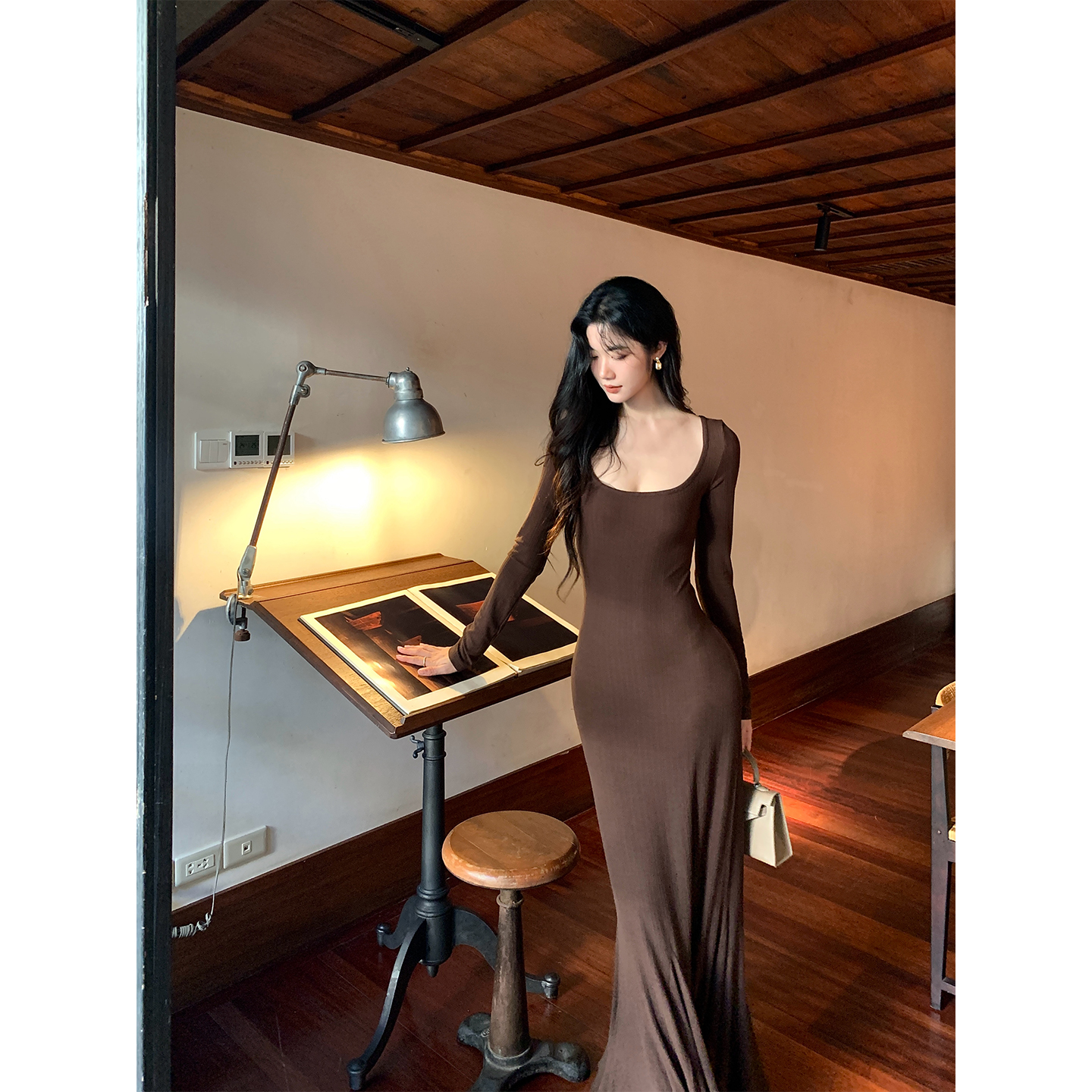 Norain不下雨 步步生莲咖色长袖连衣裙女秋冬修身显瘦打底针织裙