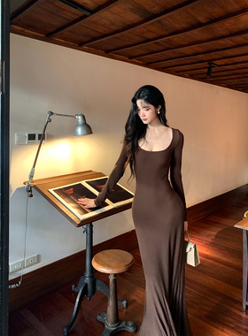 Norain不下雨 步步生莲棕色长袖连衣裙女秋冬修身显瘦打底针织裙