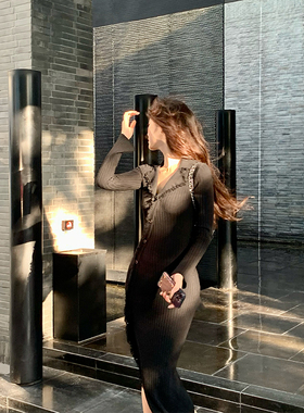 现货5折清仓/黑色v领羊毛针织纽扣连衣裙女春季中长款修身包臀裙