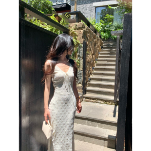 气质收腰连衣裙 V领白色镂空包臀鱼尾裙女夏长款 Norain不下雨 法式