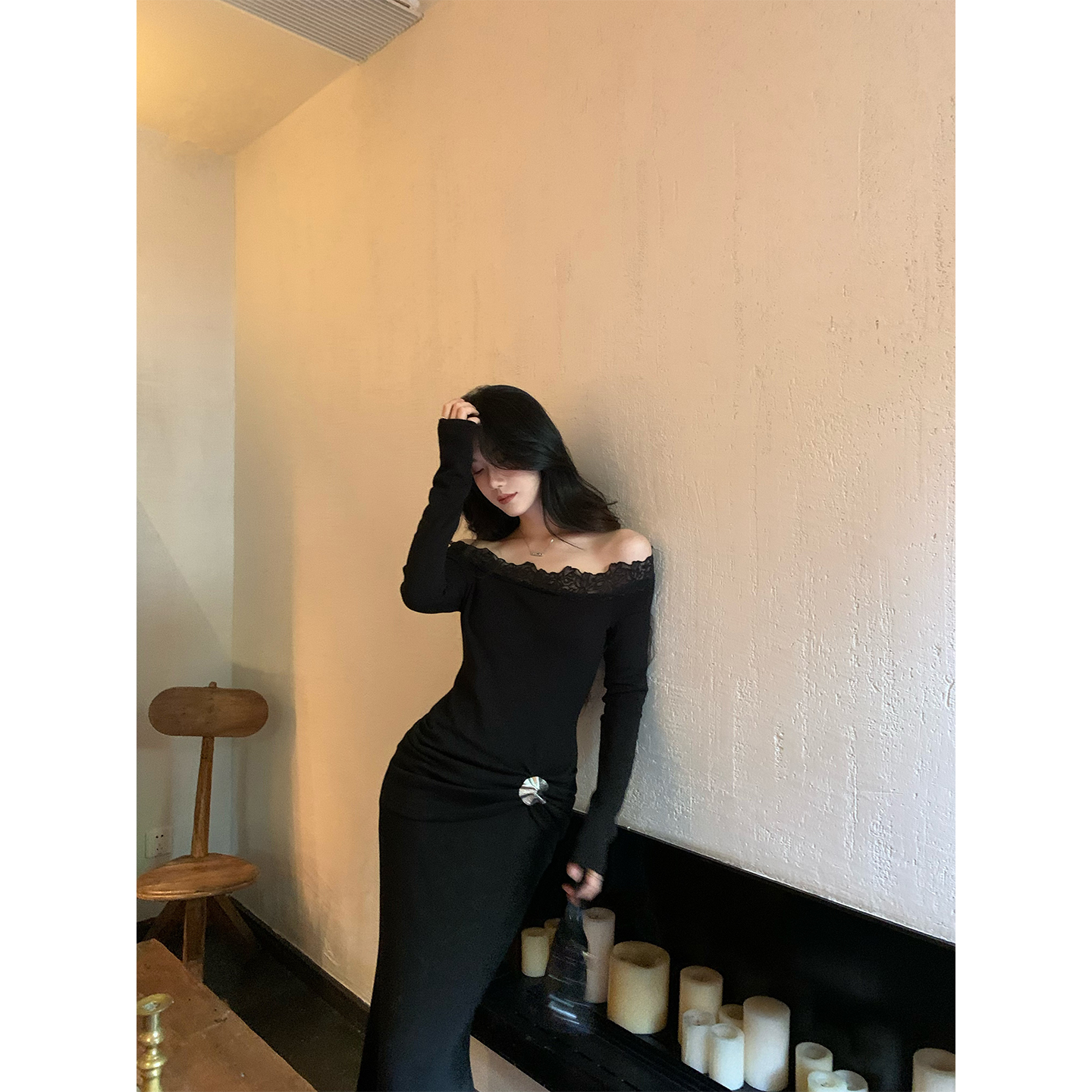 Norain不下雨  黑色蕾丝拼接长裙女冬季法式收腰一字肩长袖连衣裙