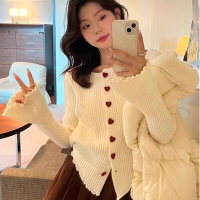 设计感爱心扣毛衣开衫外套女早秋