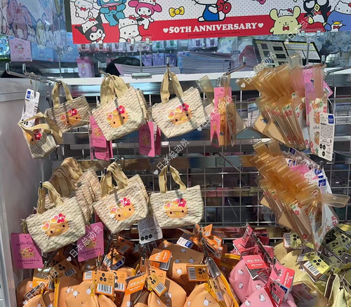在途日本代购正品kitty黑皮联名杂货收纳小物隐形眼镜盒pvc包