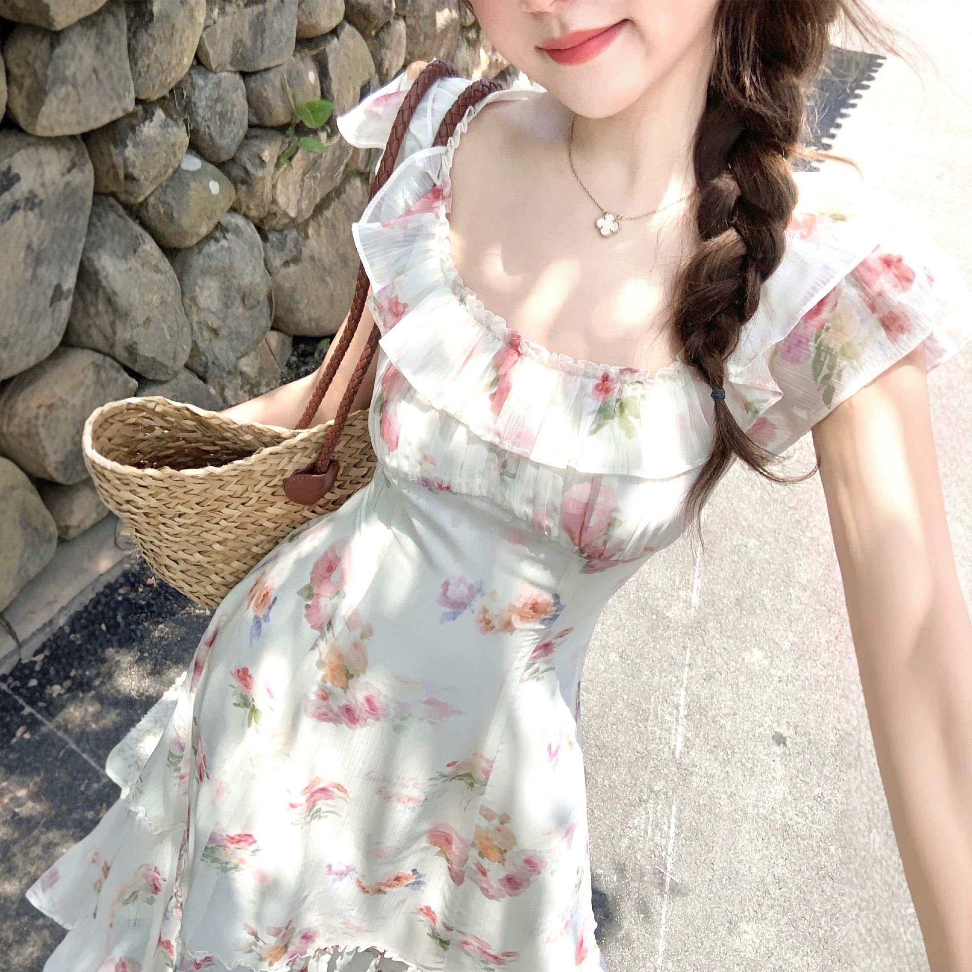 花涧芙罗拉2026夏季爆款法式浪漫碎花连衣裙女独特收腰绝美长裙