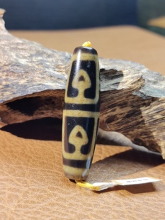 金沁地门四菩提四眼天珠藏传九眼石页岩玉髓玛瑙真品油润