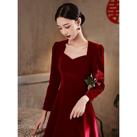 Длинный бордовый лонгслив, средней длины