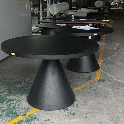中古风设计师款黑色复古实木圆形餐桌侘寂风极简高级感小户型餐桌