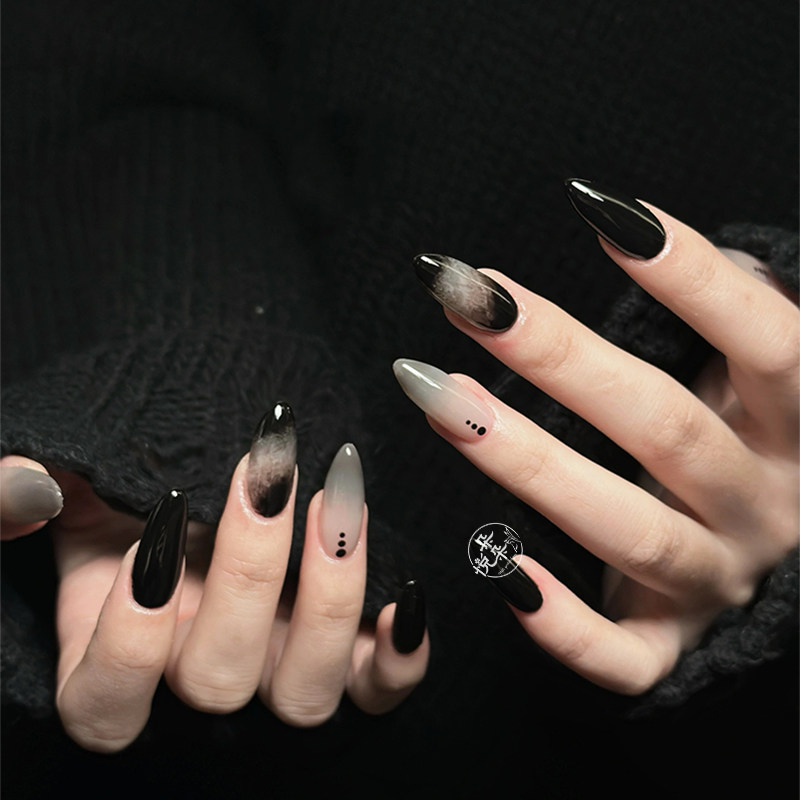 穿戴甲2024新款欧美拽姐暗黑风生人勿近黑色晕染杏仁美甲贴片成品