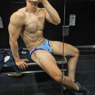 涂鸦印花男士内裤夏日缤纷休闲低腰透气舒适性感三角内裤健身肌肉