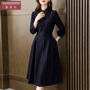 香妮芬系带设计西装领休闲连衣裙2026春季新款长袖收腰显瘦大摆裙