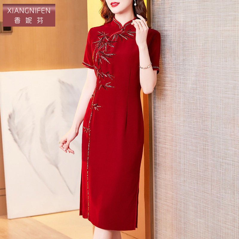 香妮芬高端轻奢精致醋酸手工钉珠妈妈婚庆礼服2026新款夏季连衣裙图片