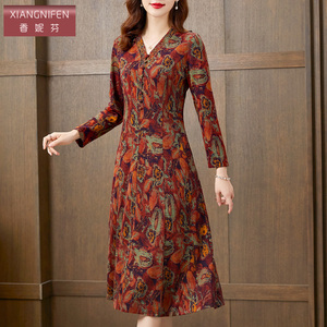 香妮芬时尚洋气v领羊毛连衣裙女2026新款春季高端气质中年妈妈装