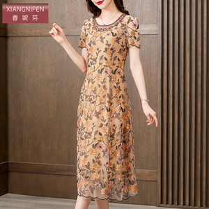 香妮芬高端奢华精致刺绣连衣裙女2026新款夏季高级感洋气中年妈妈