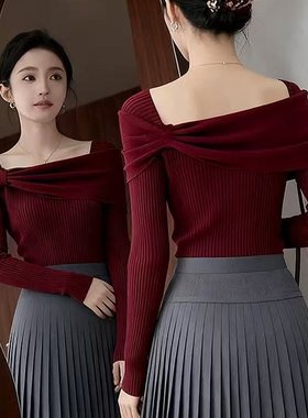 圣诞新年红露肩长袖上衣女2025年秋装上新法式复古修身百搭针织衫
