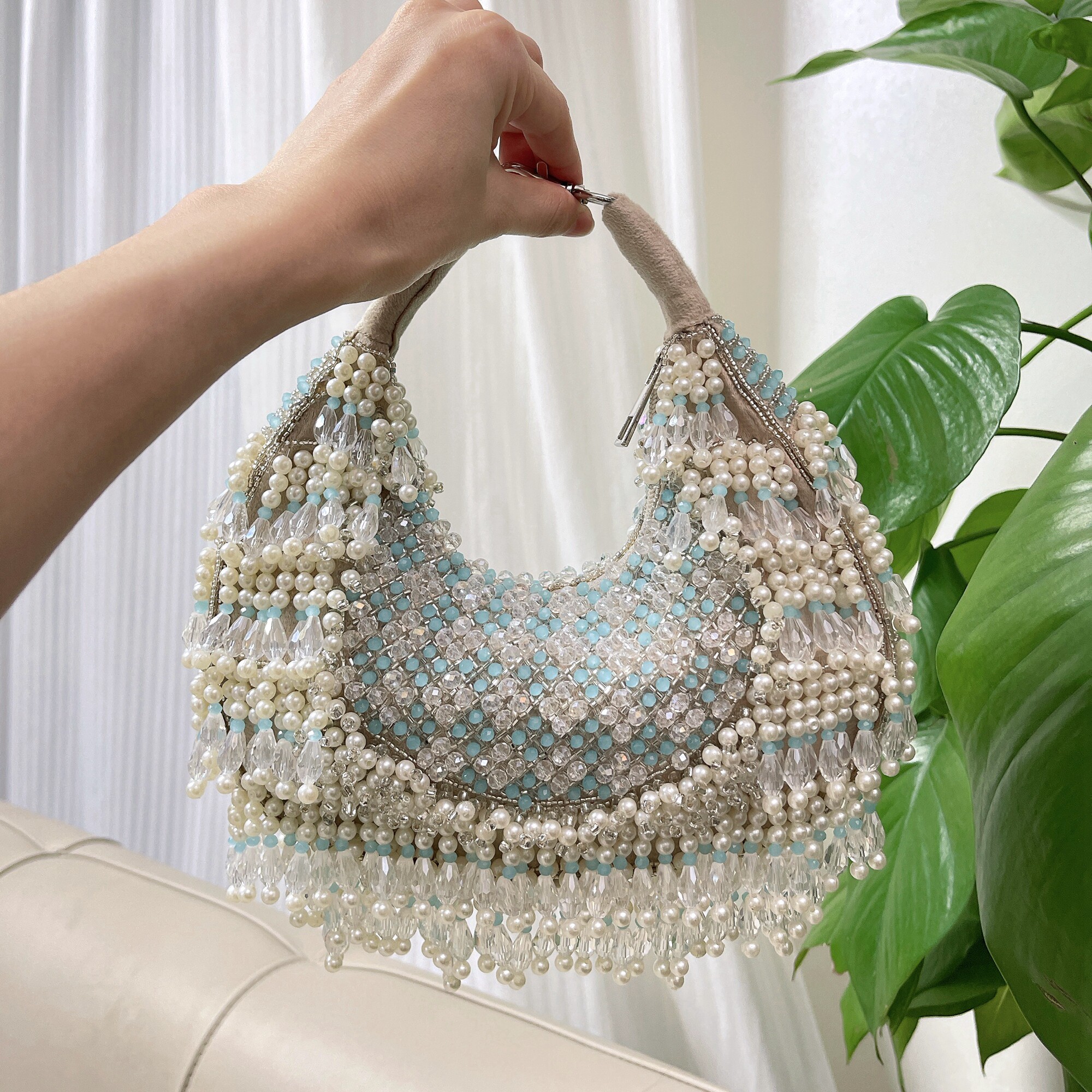 现货印度手工串珠水晶短流苏手提袋月牙形绒面斜跨手拎包手挽包,箱包皮具/热销女包/男包,通用款女包,淘宝优惠券,粉丝福利购,淘宝优惠卷