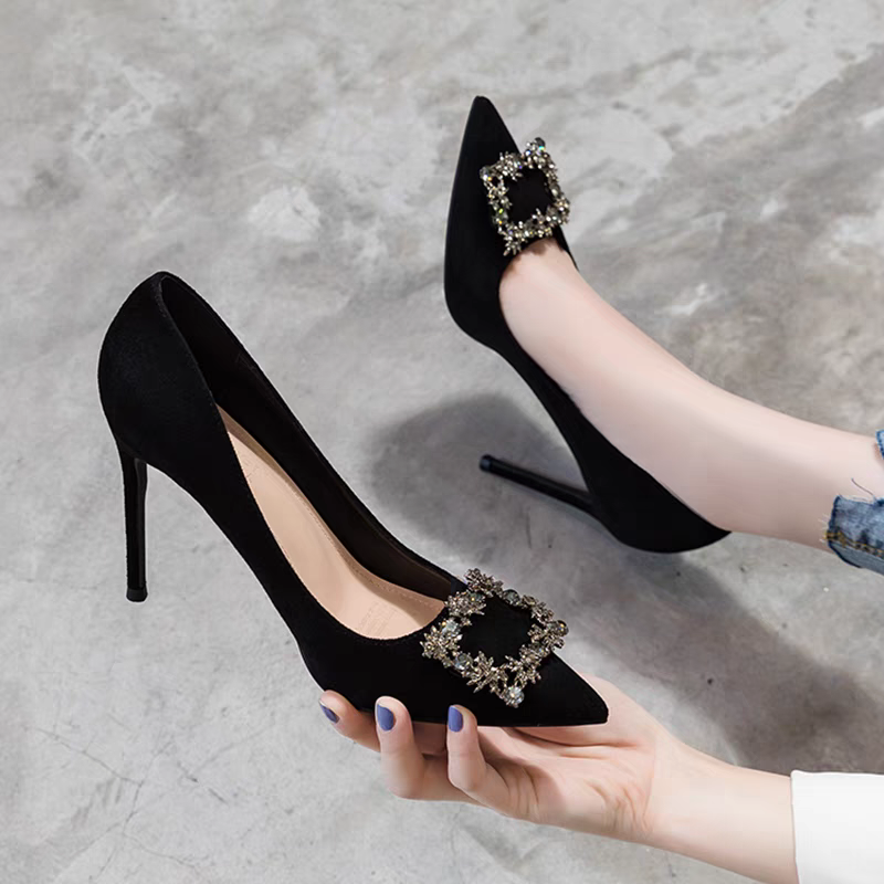 黑色高跟鞋女春秋2025年新款细跟尖头气质网红设计感小众职业单鞋